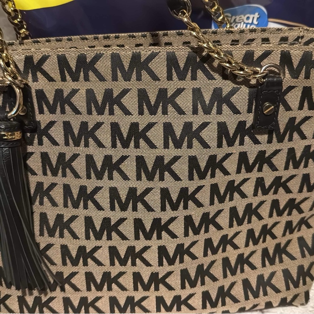 Michael Kors Jet Set Chain Tote Bag